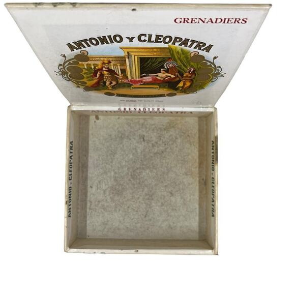 Vintage Antonio y Cleopatra Cigar Box 1920s or 1930s - Picture 3 of 11